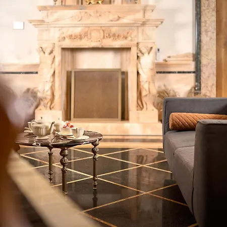 Palazo Dei Conti In Centre Old Town 4*