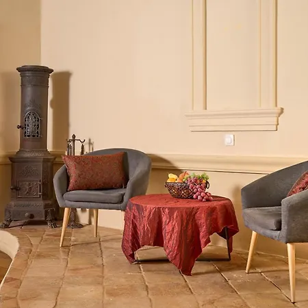 Palazo Dei Conti In Centre Old Town