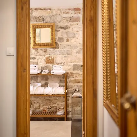 Palazo Dei Conti In Centre Old Town アパートホテル 4*