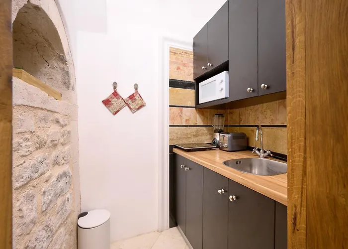 Palazo Dei Conti In Centre Old Town Apartmanhotel 4*