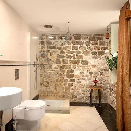 Palazo Dei Conti In Centre Old Town Apart Otel