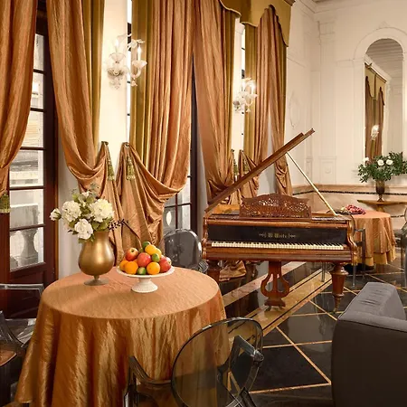 Apart Otel Palazo Dei Conti In Centre Old Town