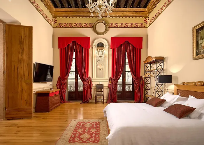 Palazo Dei Conti In Centre Old Town Aparthotel